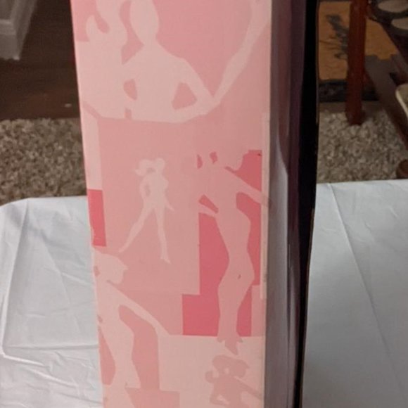 Barbie Timeless Silhouette - Picture 8 of 9